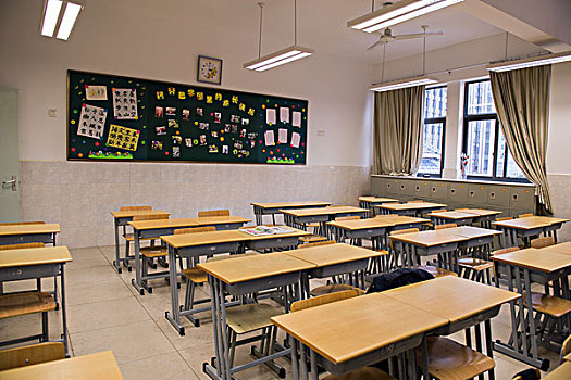 满洲里市第一中学教室
